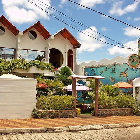 Hostal Gosen Puerto Baquerizo Moreno Exterior photo