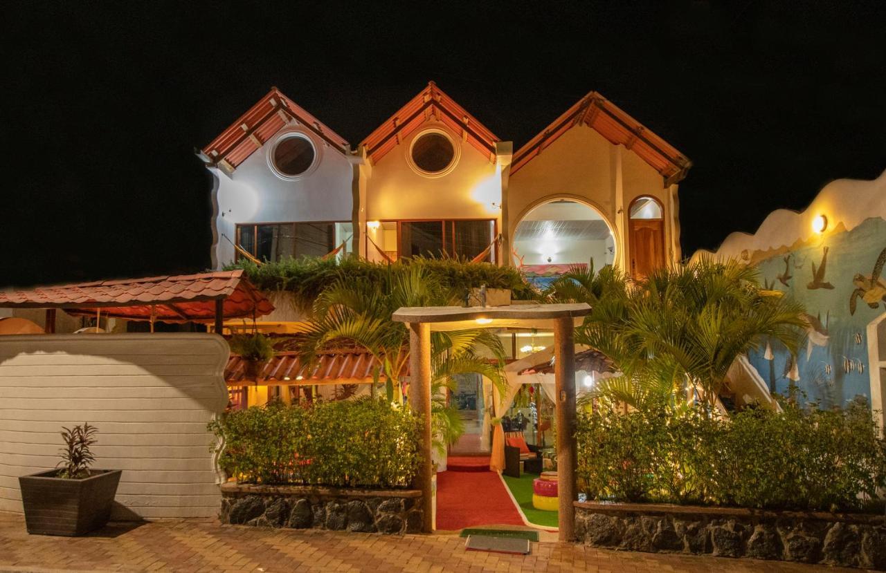 Hostal Gosen Puerto Baquerizo Moreno Exterior photo