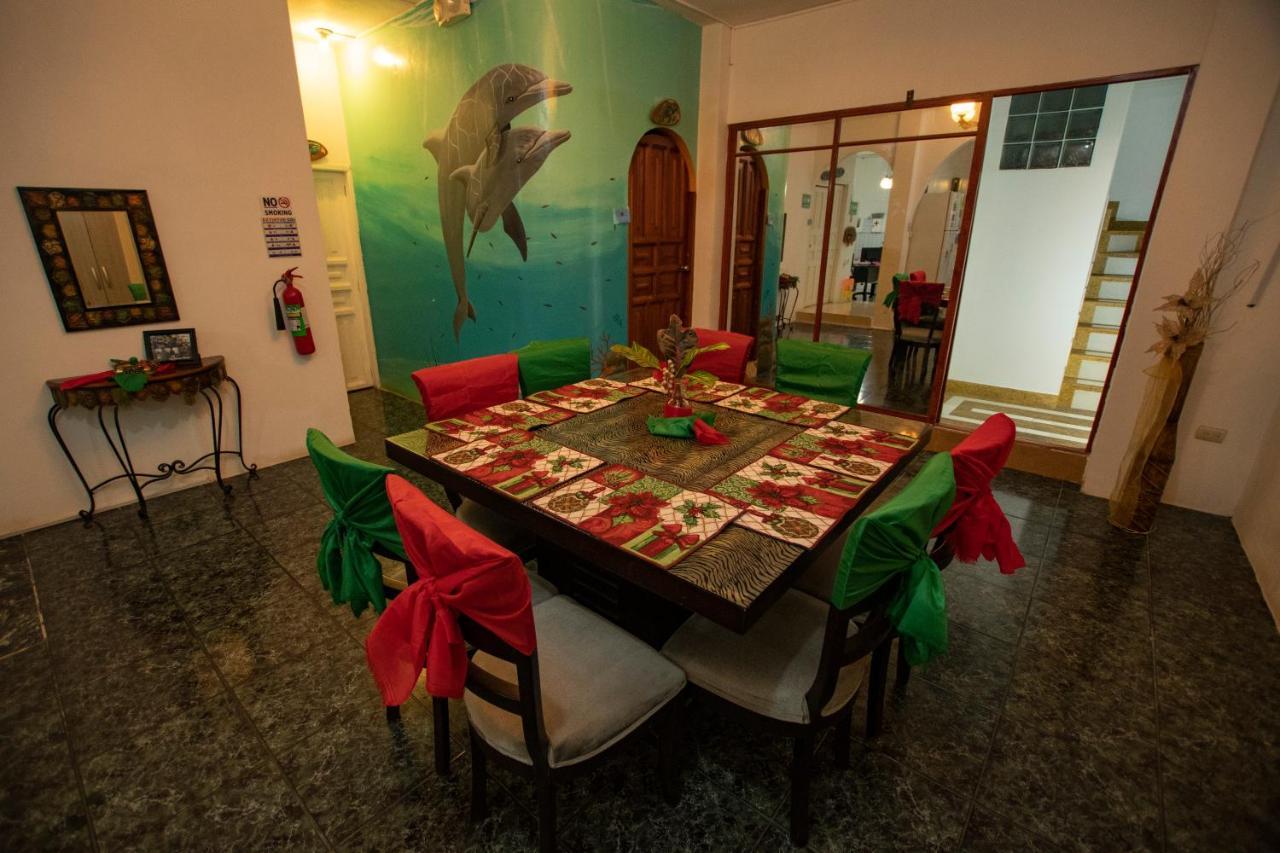 Hostal Gosen Puerto Baquerizo Moreno Exterior photo