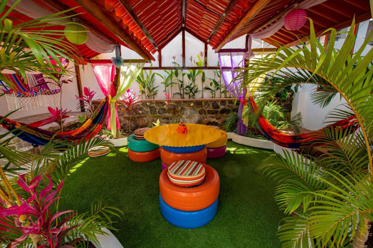 Hostal Gosen Puerto Baquerizo Moreno Exterior photo